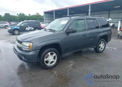 2007 Chevrolet Trailblazer Ls z USA, uszkodzony, nr VIN 1GNDS13S272103845